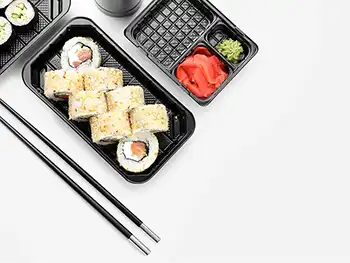 Élégante et délicate, cette cuisine inclut des sushis, tempuras et ramen. 
													Le gingembre et le wasabi jouent un rôle important.