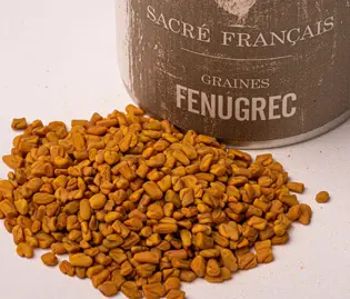 Épices Sacré français - Épice entière - Graines - Fenugrec - <div>Légèrement sucrée avec des notes terreuses et légèrement amères comme une noix. Elle est Utilisée comme épice dans de nombreux plats, il ajoute de la profondeur et de la complexité aux currys, aux plats mijotés et aux marinades.</div>