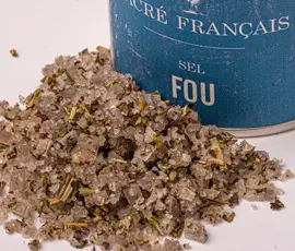 Sels Sacré français - Mélange de sel - Aromatisé - Sel Fou - Le Sel Fou est un mélange d'épices, de sel de Guérande, d'herbes aromatiques de garrigue et de piment oiseau s'accordant à la perfection avec tout type de grillades.