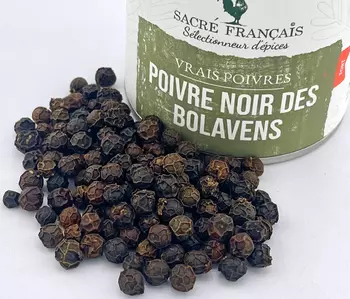 Poivres Sacré français - Vrais Poivres - Laos - Poivre Noir Bolavens - Production exceptionnel et issue d'une variété rare, aux notes de fruits comme le passiflore, d'agrumes comme la mandarine et l'orange, avec une fin fraiche mentholée.