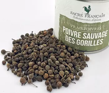 Poivres Sacré français - Vrais Poivres - Poivre sauvage des Gorilles - Originaire du Kivu, le poivre des pigmés est extrèmement rare. Peu piquant avec des saveurs délicate et légèrement boisé et fumé. Il pousse dans cette région d'Afrique République Démocratique du Congo.